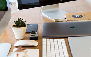 意甲知名评论员谈加比亚阻止莱奥脱衣庆祝：他的这种行为就是领袖的举动，值得赞扬